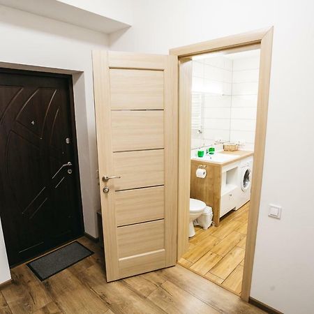 "Green Oasis Apartment" ลวีฟ ภายนอก รูปภาพ