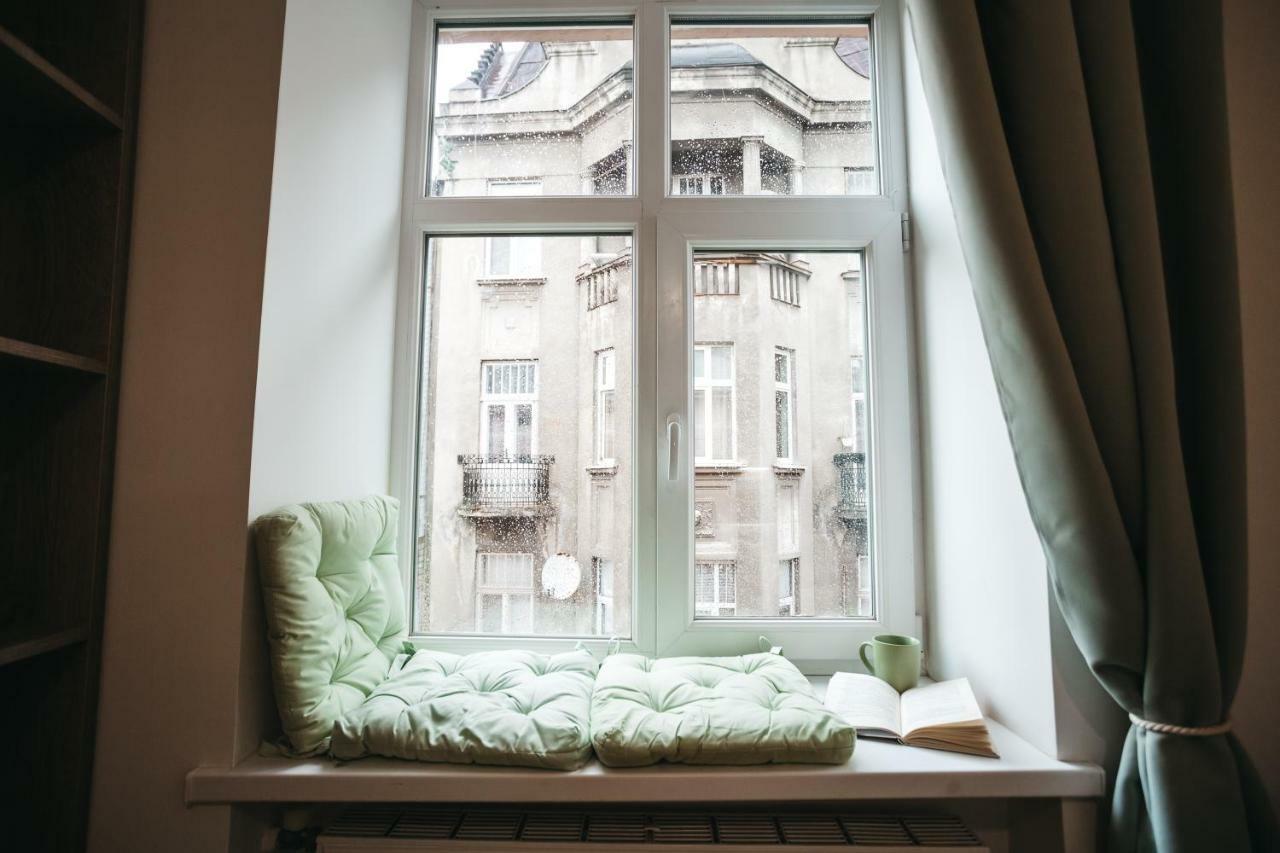 "Green Oasis Apartment" ลวีฟ ภายนอก รูปภาพ