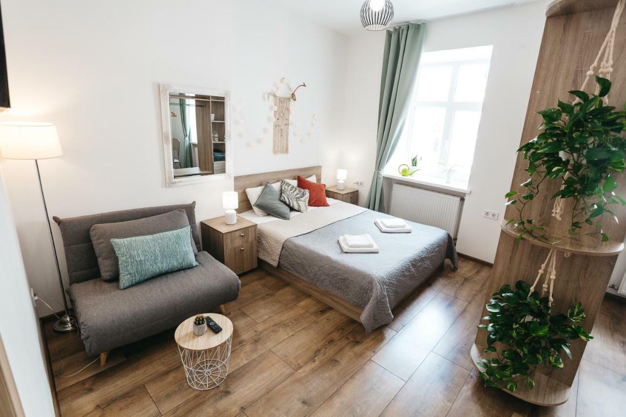 "Green Oasis Apartment" ลวีฟ ภายนอก รูปภาพ