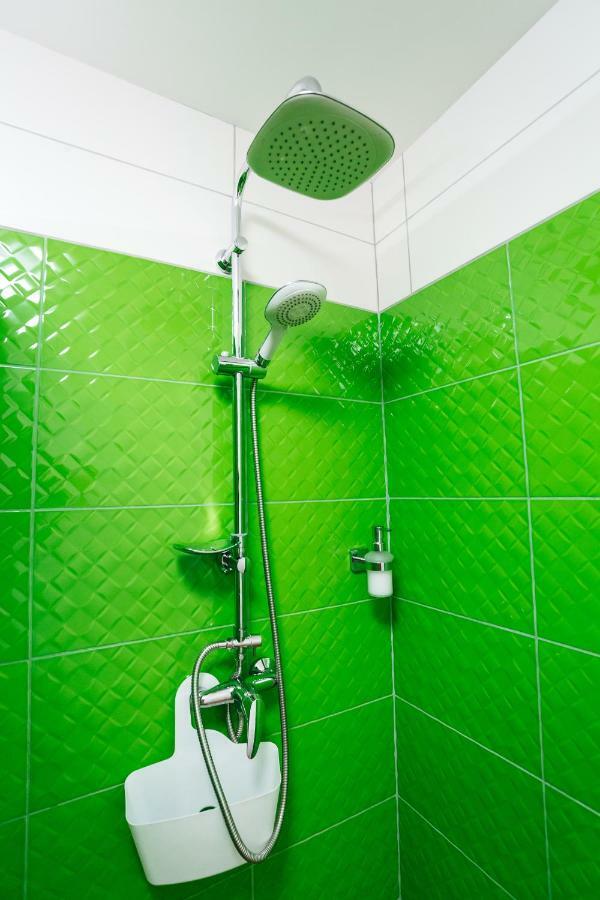 "Green Oasis Apartment" ลวีฟ ภายนอก รูปภาพ